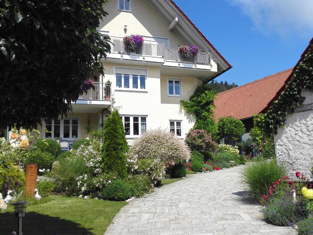 Appartement Ferienwohnung am Rosengarten Wohlmuthshüller Straße 10, 91320 Ebermannstadt