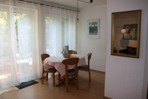 Appartement Ferienwohnung am Schlosspark Lützelsachsener Straße 29 Weinheim