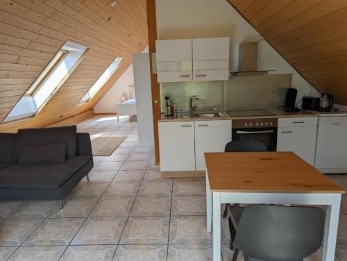 Appartements Ferienwohnung am Schönberg - Ebringen 10A Gewerbestraße Ebringen