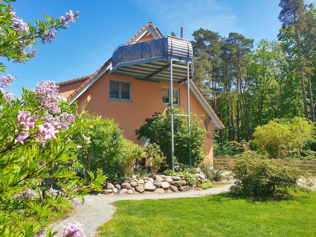 Appartement Ferienwohnung am Wald FeWo 01 Terrasse, Gartennutzung, Saunanutzung Waldstraße 12, 18551 Klein Gelm