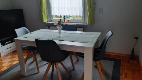 Appartement Ferienwohnung an den Weinbergen 13 Neubergstraße Nierstein