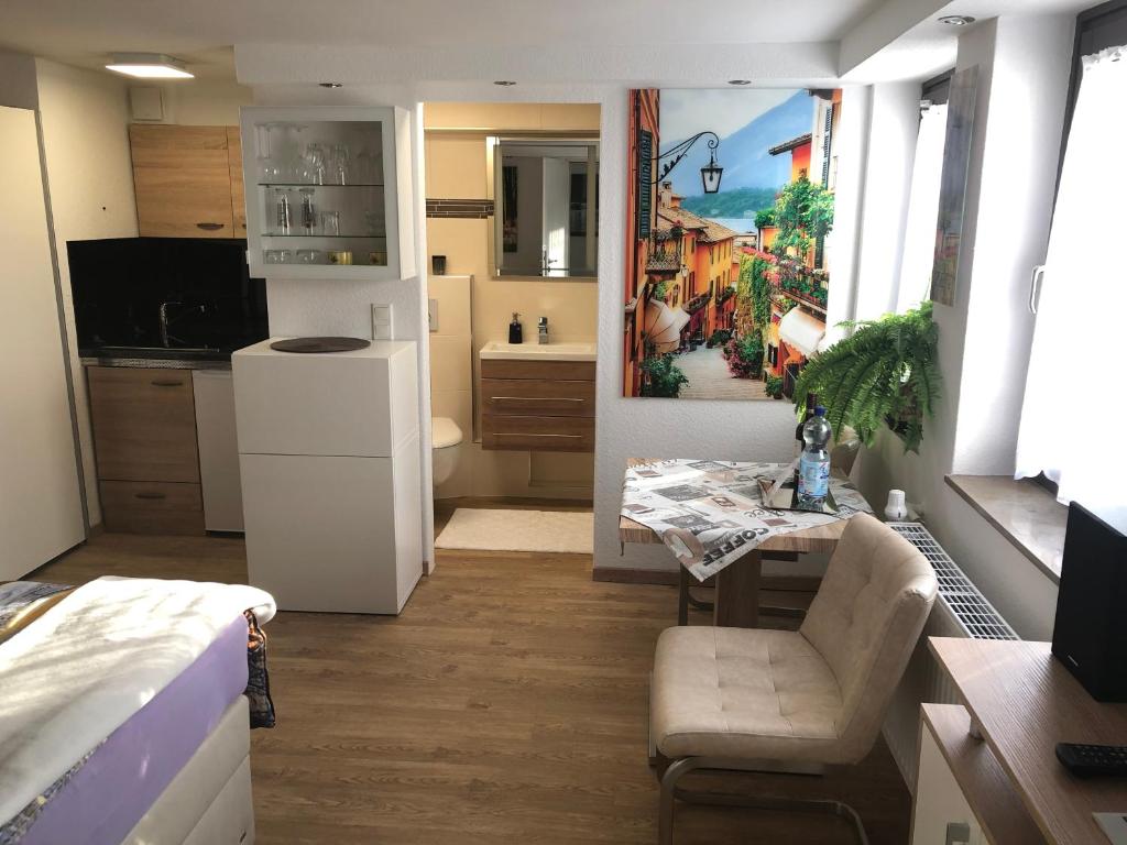 Appartement Ferienwohnung Apartment Dettum mit eigenem Bad, Kochnische und Wintergarten Wolfenbütteler Straße 3 Erdgeschoss, 38173 Dettum