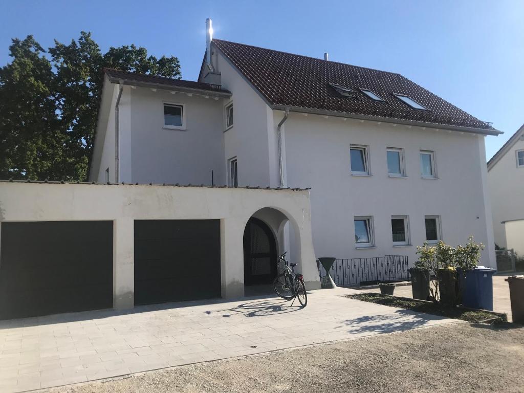 Appartements Ferienwohnung Asum 25A Sielenbacher Straße, 86453 Dasing