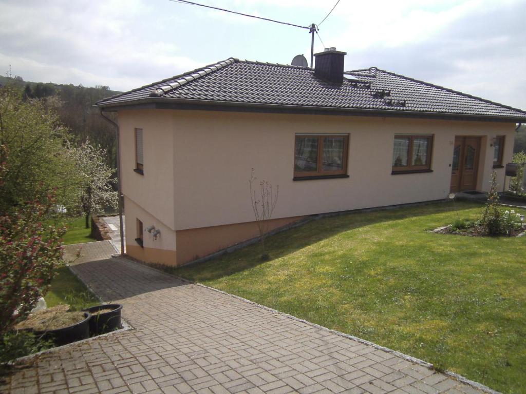 Appartement Ferienwohnung Barzen Clemensstr. 1a, 54310 Ralingen