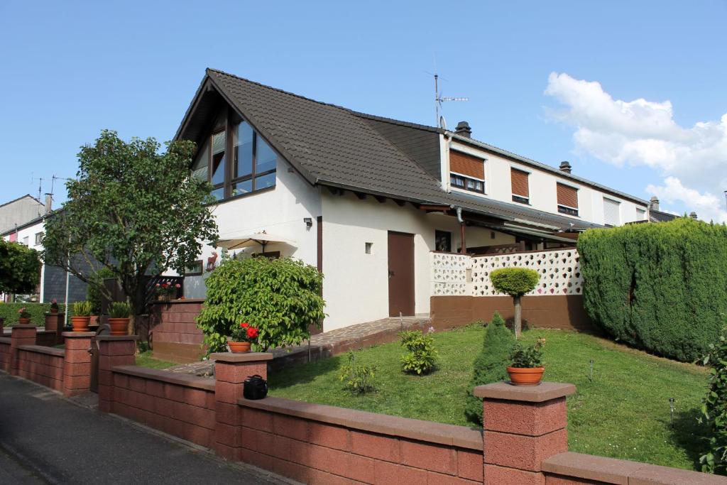 Appartement Ferienwohnung bei Inge und Heinz Habichtstrassse 2, 54329 Konz