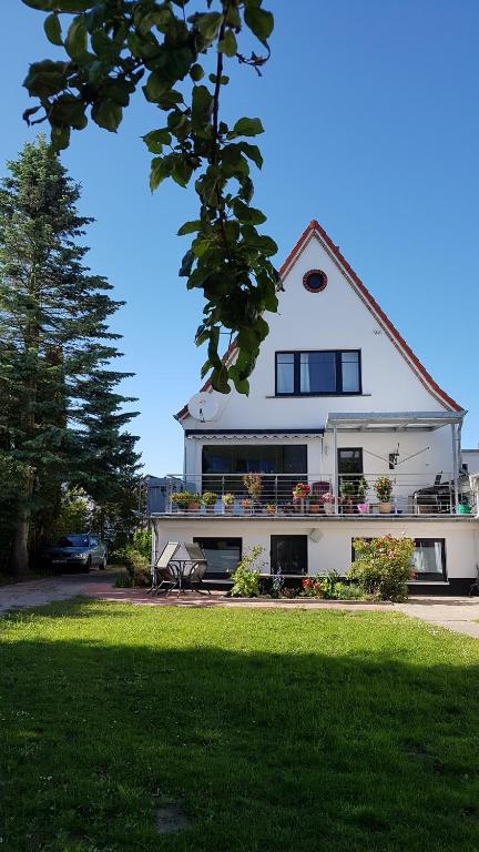 Appartement Ferienwohnung Bischof Süd Richard-Wossidlo-Straße 1 Souterrain, 18181 Graal-Müritz