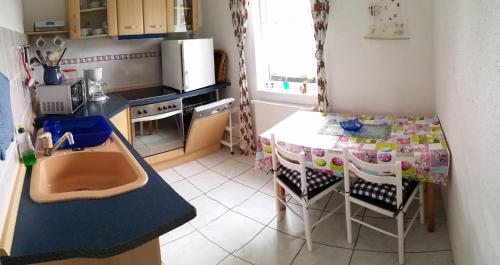 Appartement Ferienwohnung-Bluetenzauber-bis-4-Personen Puddemin 5 Puddemin