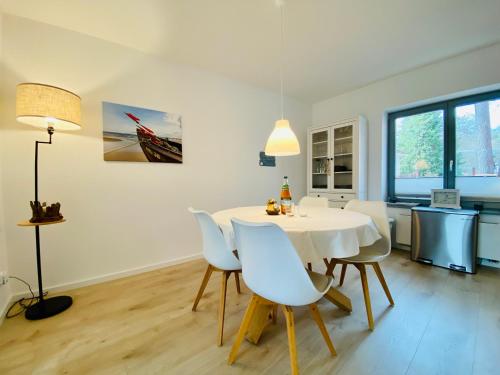 Appartement Ferienwohnung Claudia im Apartmenthaus Liehrstraße 9 Liehrstraße Erdgeschoss, aber das Haus liegt insgesamt erhöht Heringsdorf