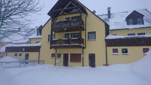 Ferienwohnung Dachspitze mit Tiefgaragenstellplatz und Skiraum Kurort Oberwiesenthal allemagne