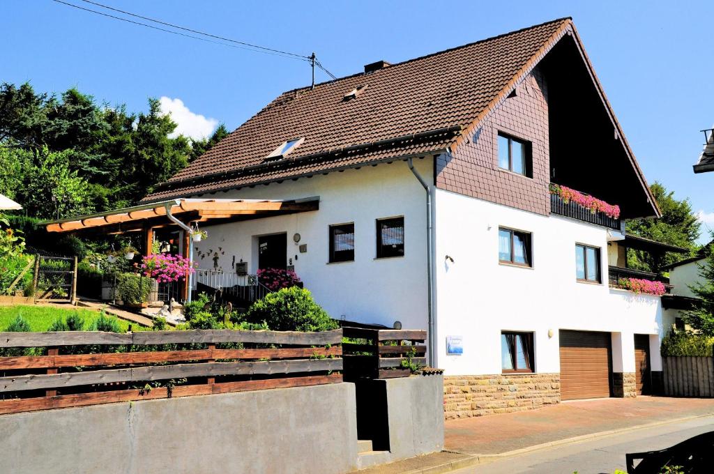 Maisons de vacances Ferienwohnung Eudenbach Hauptstr. 42, 56237 Alsbach