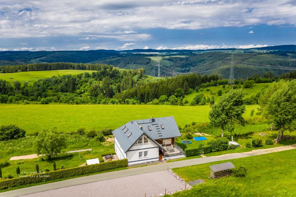 Appartement Ferienwohnung Falkenblick OG im FH Falkenhöhe Schulweg 1 E Obere Etage, 98744 Meuselbach-Schwarzmühle