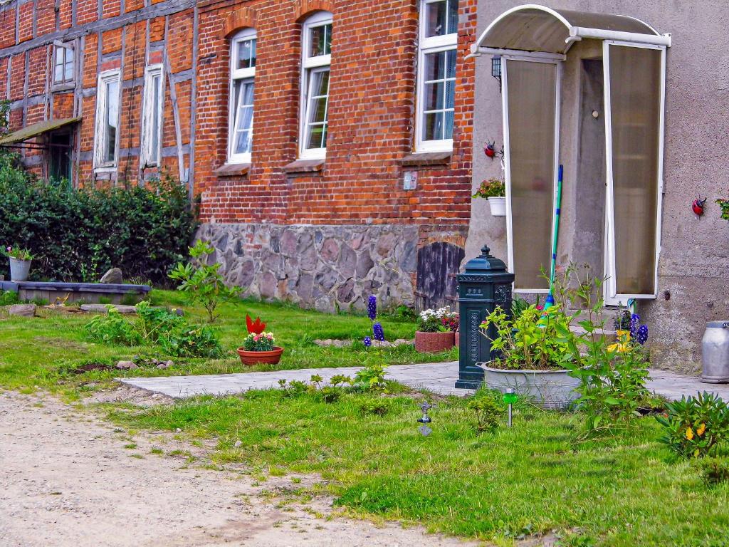 Appartement Ferienwohnung Gluehwuermchen Kastanienallee 11, 19089 Barnin
