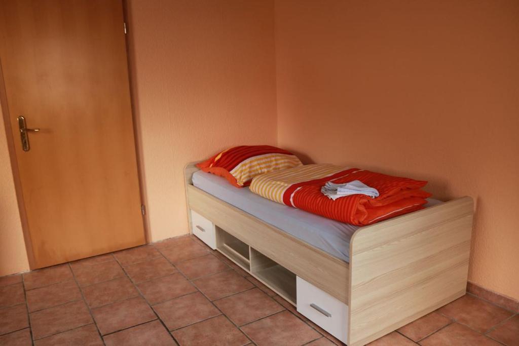 Appartement Ferienwohnung Götze Karl-Marx-Straße 3, 39326 Irxleben
