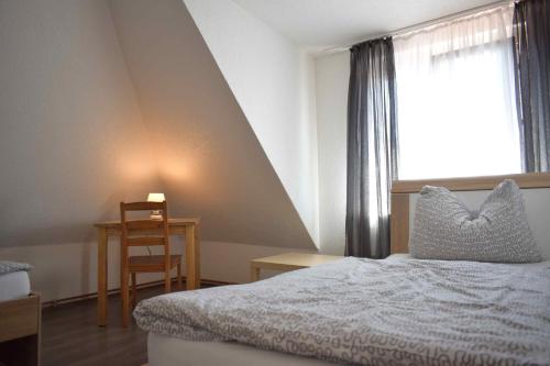 Appartements Ferienwohnung Gruppenhaus bis 12 Personen Pforzheimer Straße 69 Neuhausen