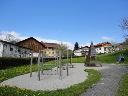 Séjour à la ferme Ferienwohnung Heitauer Alte Dorfstraße 21 Grabenstätt