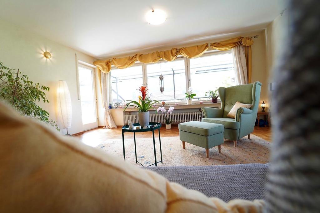 Appartement Ferienwohnung im Haus Lotus mit großem Balkon und Garten 105 Adalbert-Stifter-Straße, 72574 Bad Urach