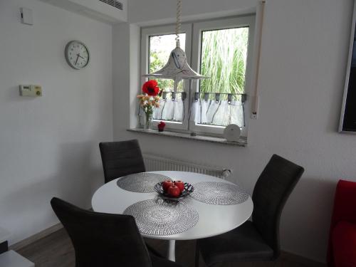Appartement Ferienwohnung im Naturpark Rhein-Westerwald Mittlerer Bornsweg 5 Ferienwohnung mit separaten Eingang Rengsdorf
