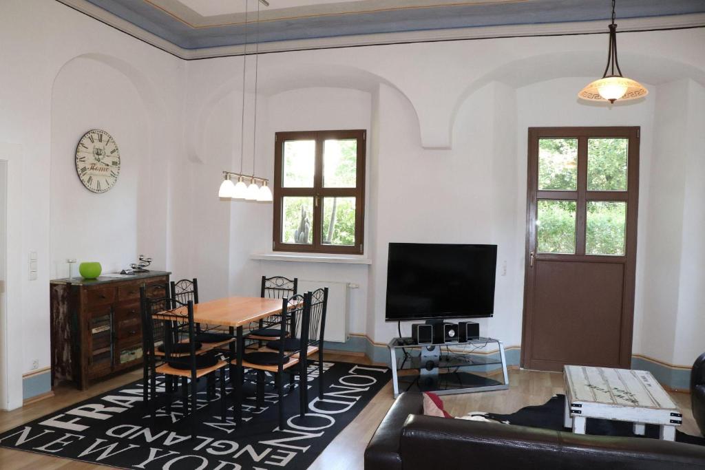 Appartement Ferienwohnung-im-Pfarrhaus Maxener Straße 41, 01809 Müglitztal