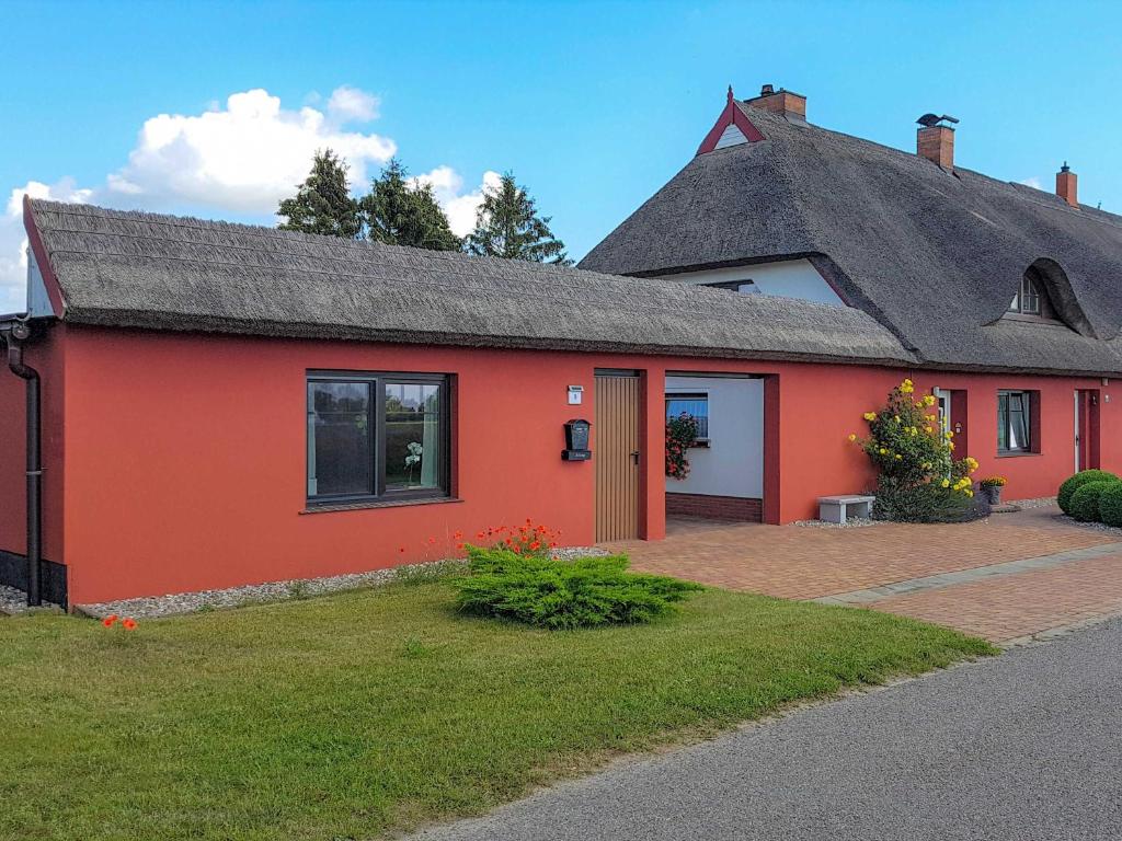 Séjour à la campagne Ferienwohnung im roten Haus Zum Hafen Nr. 9, 18519 Stahlbrode