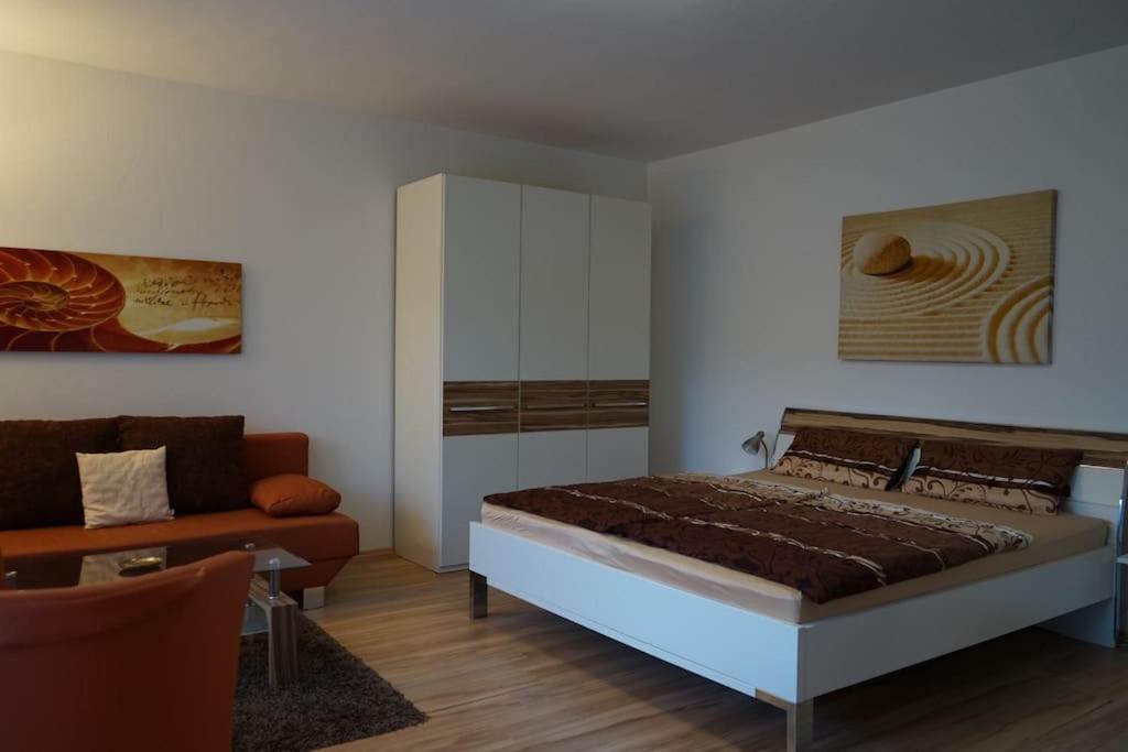 Appartement Ferienwohnung in Bad Bergzabern 9 Tabernae-Montanus-Straße, 76887 Bad Bergzabern