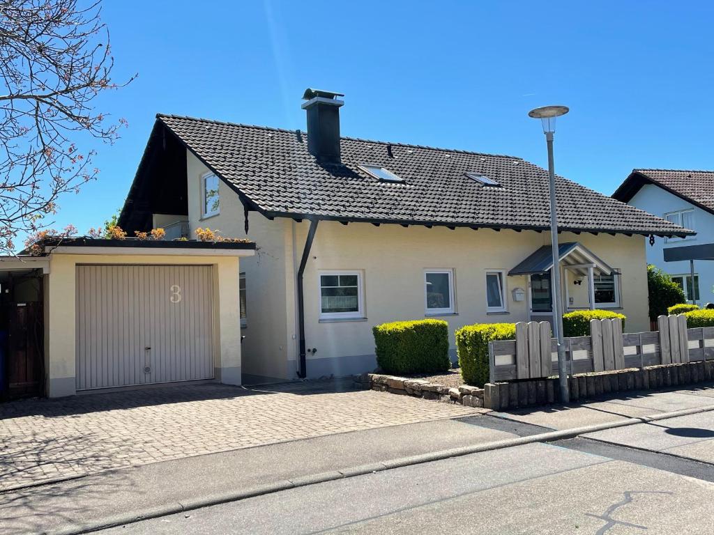 Appartement Ferienwohnung Lang - schöne 3-Zimmer-Wohnung 3 Am Mühlenweiher, 79848 Bonndorf im Schwarzwald