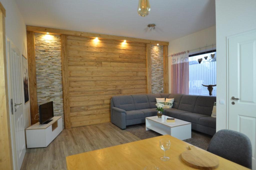 Appartement Ferienwohnung Lärche -Chiemgau Karte- 1 Ahornstraße Wohnung 2, 83334 Inzell