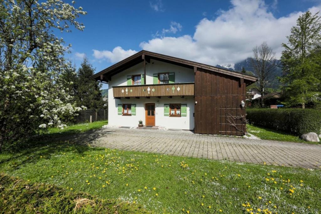 Maison de vacances Ferienwohnung Lauer Artenreitring 17, 83471 Schönau am Königssee