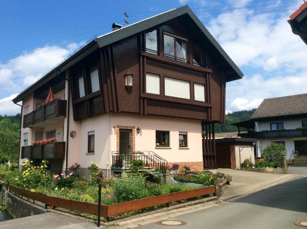 Appartement Ferienwohnung Leonhard Müller Bahnhofstrasse 10, 96364 Marktrodach