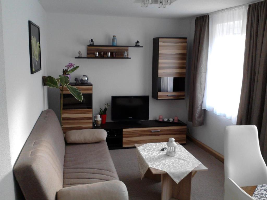 Appartement Ferienwohnung Mey Am Dörfel 11 Erdgeschoss, 01814 Rathmannsdorf