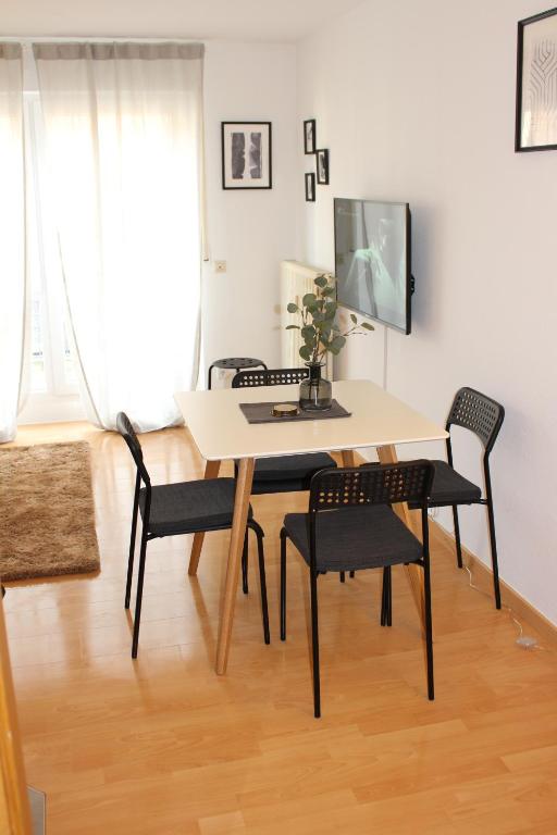 Appartement Ferienwohnung Mila am Bodensee nähe Messe Allmannsweiler Straße 119, 88046 Friedrichshafen