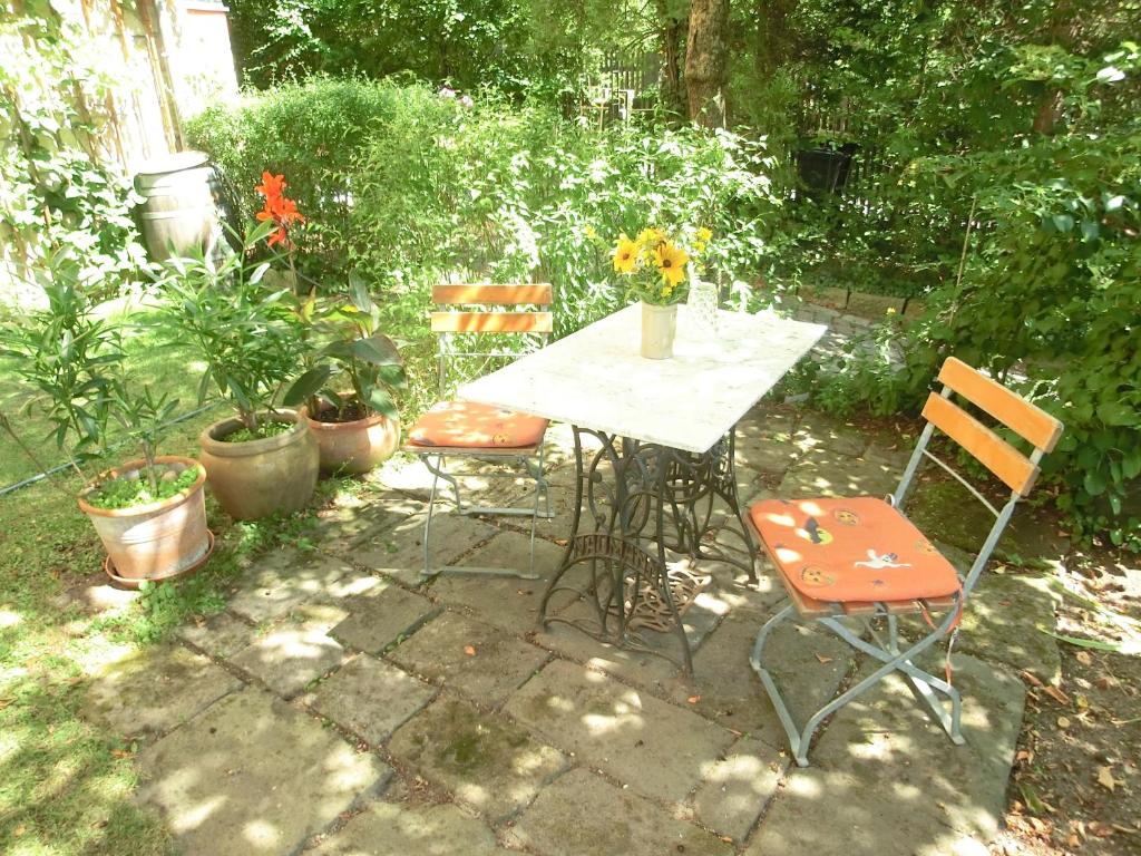 Appartement Ferienwohnung mit Charme in Dresden Pillnitz Dresdner Str.72, 01326 Dresde