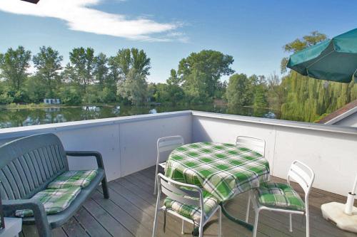 Ferienwohnung mit großer Terrasse am Privatsee Karlsruhe allemagne