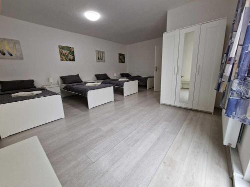 Appartements Ferienwohnung mit Smart-TV 74 Luisenstraße Burscheid