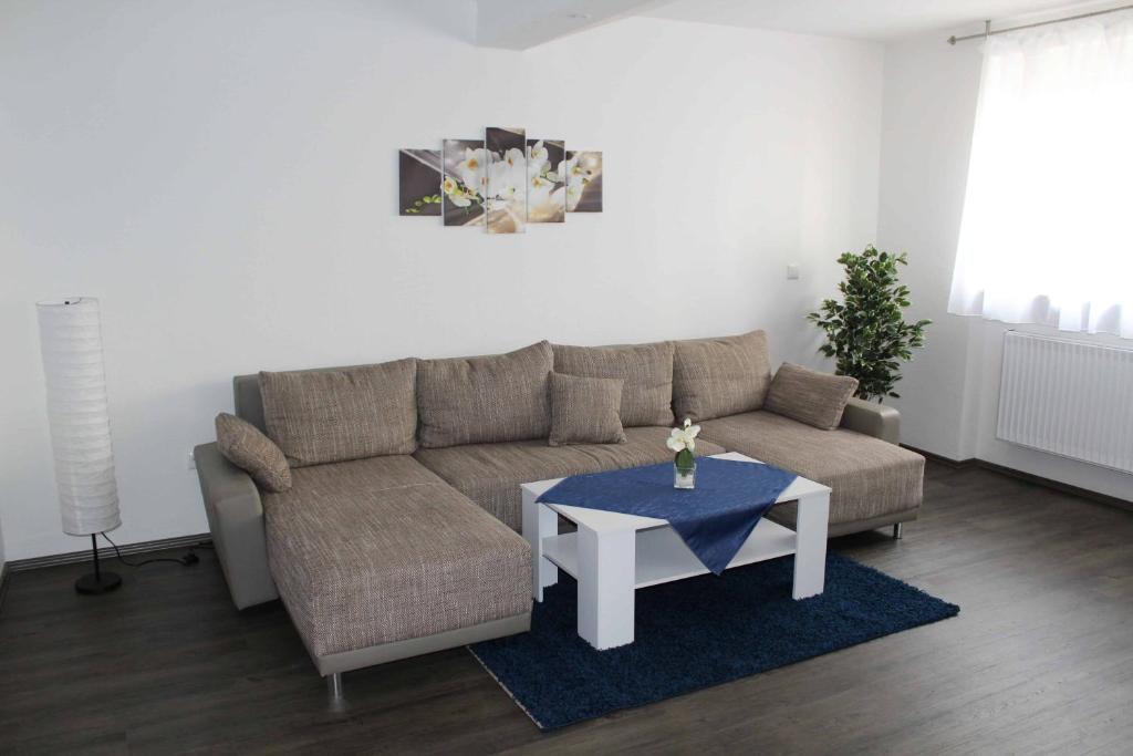 Appartement Ferienwohnung Mond Schlossstrasse 42, 66849 Landstuhl