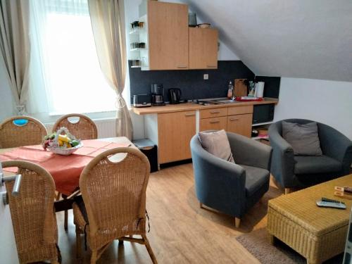 Appartements Ferienwohnung Neheim mit Dennis und Alexander Alexander mit Klimaanlage 12 Engelbertstraße Arnsberg