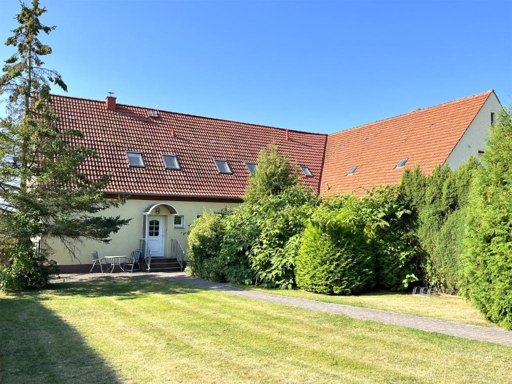 Maison de vacances Ferienwohnung Neuendorf VORP 2422 Untere Dorfstraße 4, 17509 Neuendorf