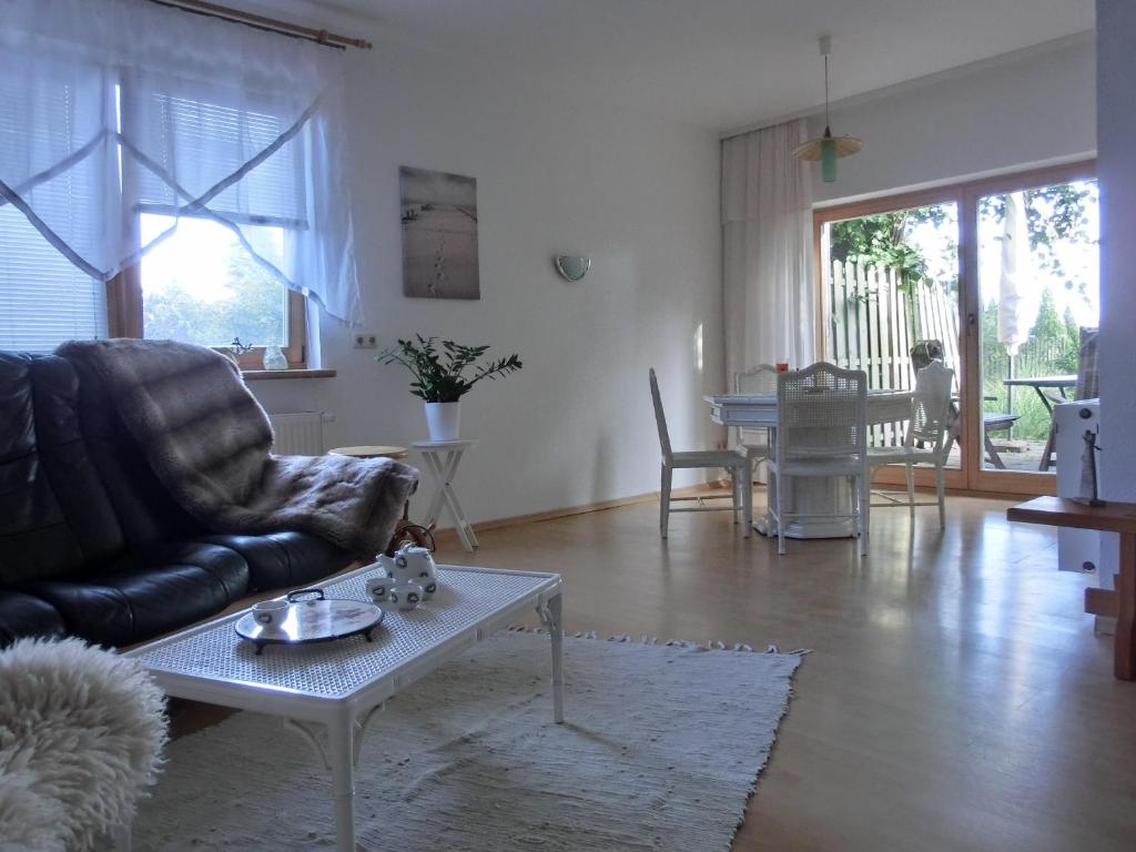 Appartement Ferienwohnung NH6 Zum Wallbach 9, 18311 Hirschburg