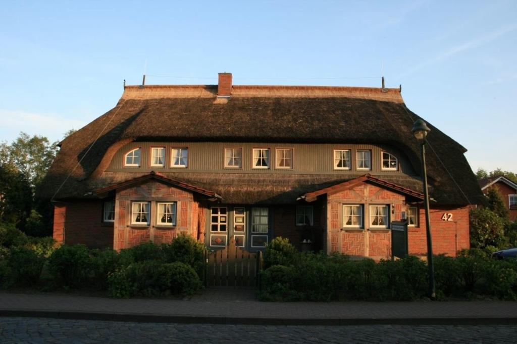 Appartement Ferienwohnung Nr 02 OG Spitzboden Chausseestr. 42 + 44, 18375 Born