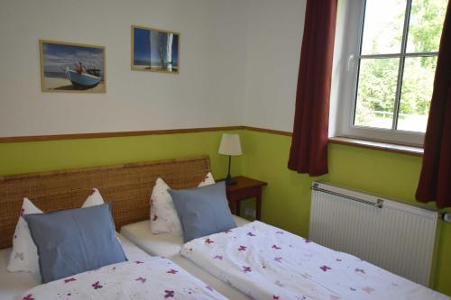 Appartement Ferienwohnung OG im roten Haus am Ostsee Radweg OVS 103 Schulstrasse 1, OT Dreveskirchen Blowatz