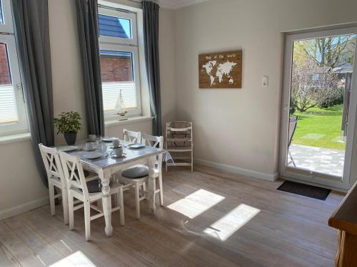 Appartement Ferienwohnung „Opa‘s Tohuus“mit Fahrrädern, Husum 21 Moltkestraße Husum