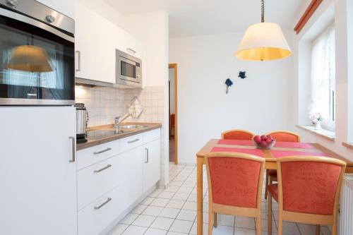 Appartement Ferienwohnung Ostsee-Hering mit Terrasse im Kaiserhof 2 Hamburger Straße  40 Kellenhusen