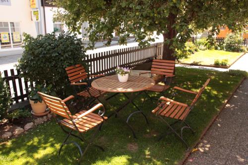 Appartements Ferienwohnung Penzkofer Kirchplatz 8 Zandt