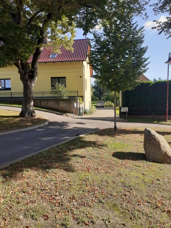 Appartement Ferienwohnung Perlitz Alte Dorfstrasse 18, 15526 Petersdorf