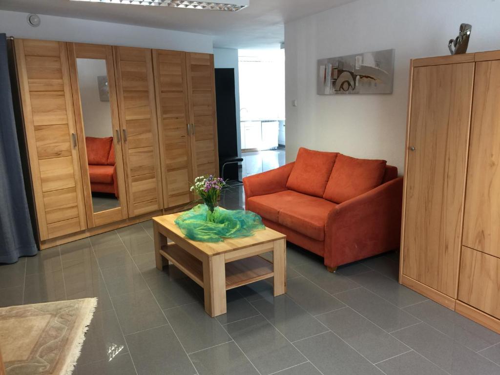Appartement Ferienwohnung - Pfullingen - Reutlingen Arbach ob der Straße 16-18, 72793 Pfullingen