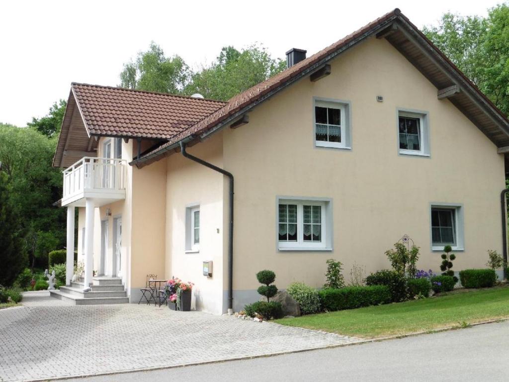 Appartement Ferienwohnung Pietzavka Auenzell 10, 94344 Wiesenfelden