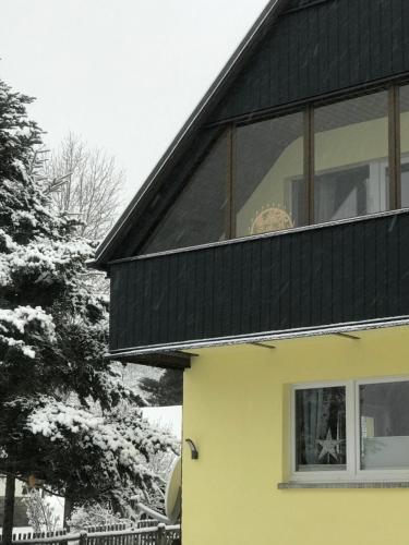 Appartement Ferienwohnung Rolf Oberwiesenthaler Straße 22 i Crottendorf