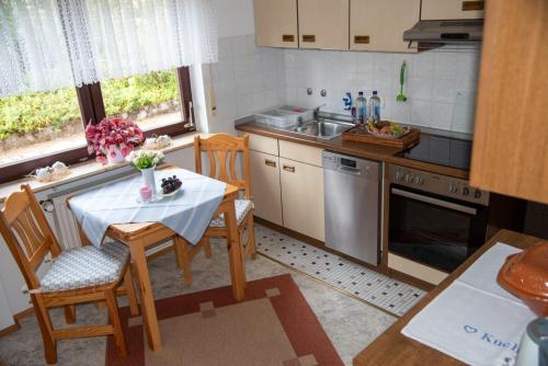 Appartement FERIENWOHNUNG SILBERG 26 Am Kolmerberg Dörrenbach