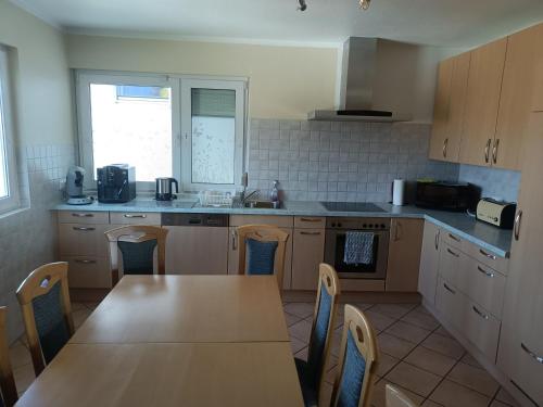 Maisons de vacances Ferienwohnung Sonnenschein Kronenstraße 3 Rheinhausen