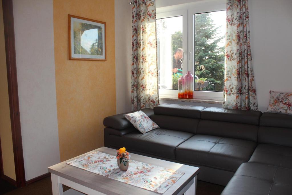 Appartement Ferienwohnung Storchennest Wiesenweg 2, 02999 Lohsa