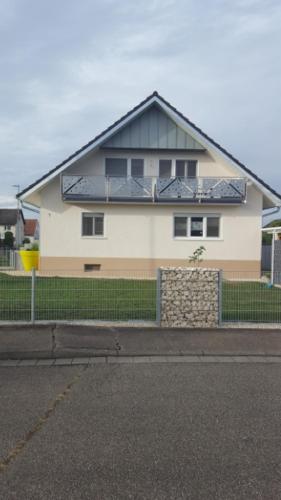 Appartement Ferienwohnung Witt Feldbergstrasse 1 OG Rheinhausen